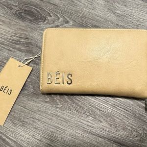 Beis The Travel Wallet in beige
